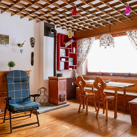 House - 4beds - Parking - Garden Apartment Prali