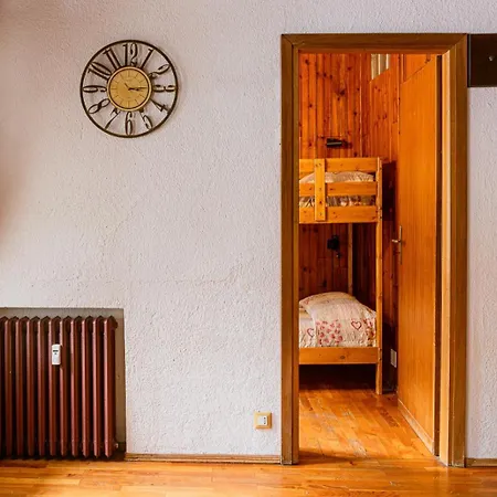 House - 4beds - Parking - Garden Apartament *