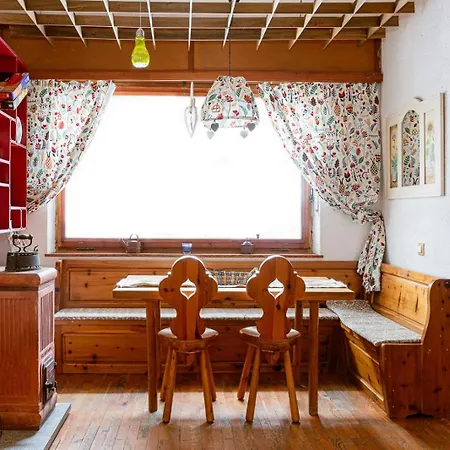 House - 4beds - Parking - Garden