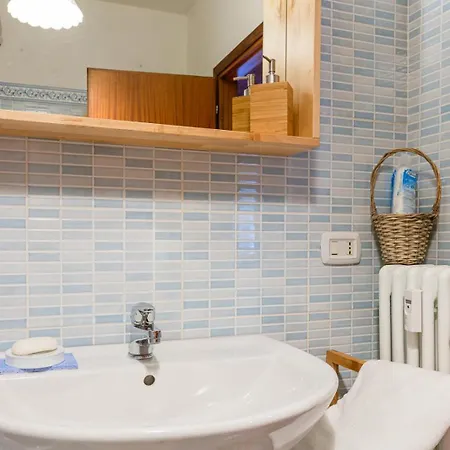 House - 4beds - Parking - Garden Apartament *