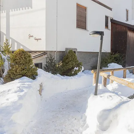 House - 4beds - Parking - Garden شقة برالي