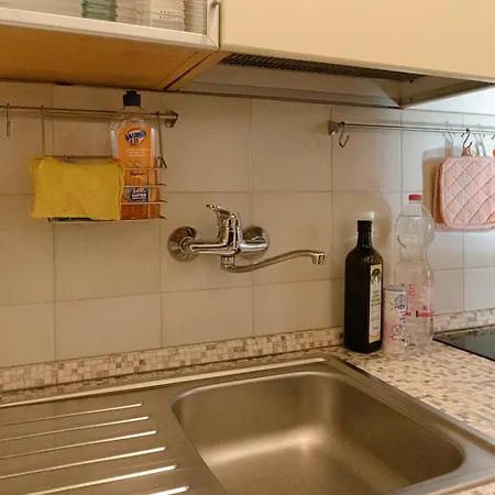 شقة House - 4beds - Parking - Garden *