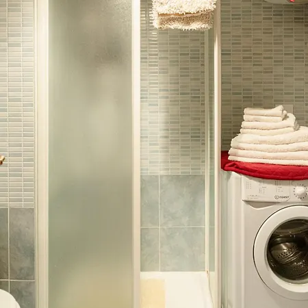 شقة House - 4beds - Parking - Garden