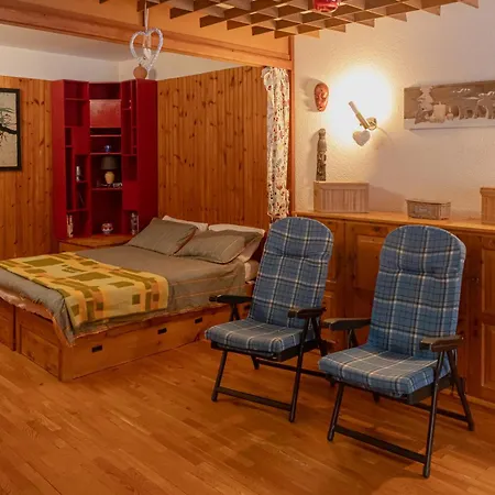 شقة House - 4beds - Parking - Garden *