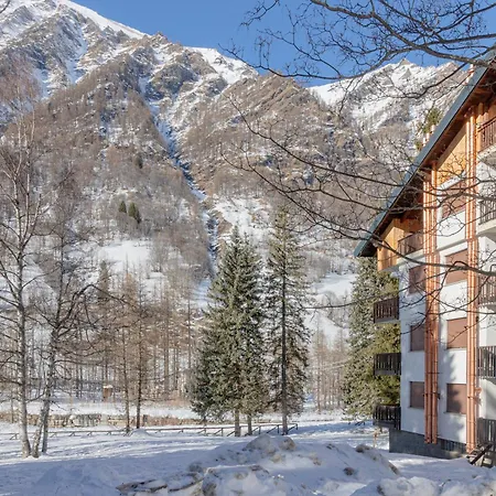 شقة House - 4beds - Parking - Garden *